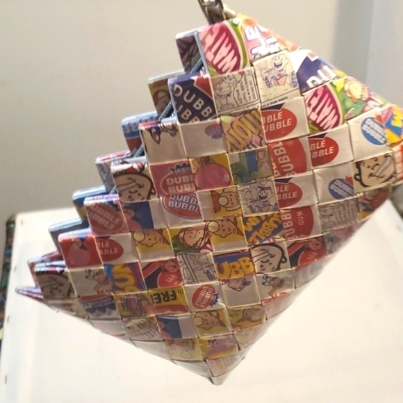 Handmade bubble gum Beano Wristlet - Picture 5 of 11